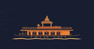 Crown Of India Houseboat