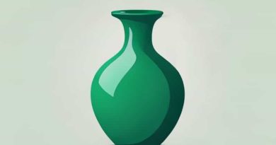 Emerald Green Swung Vase