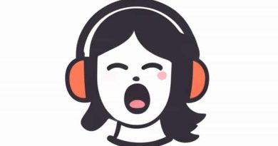 Earmuff Girl Scream Queens